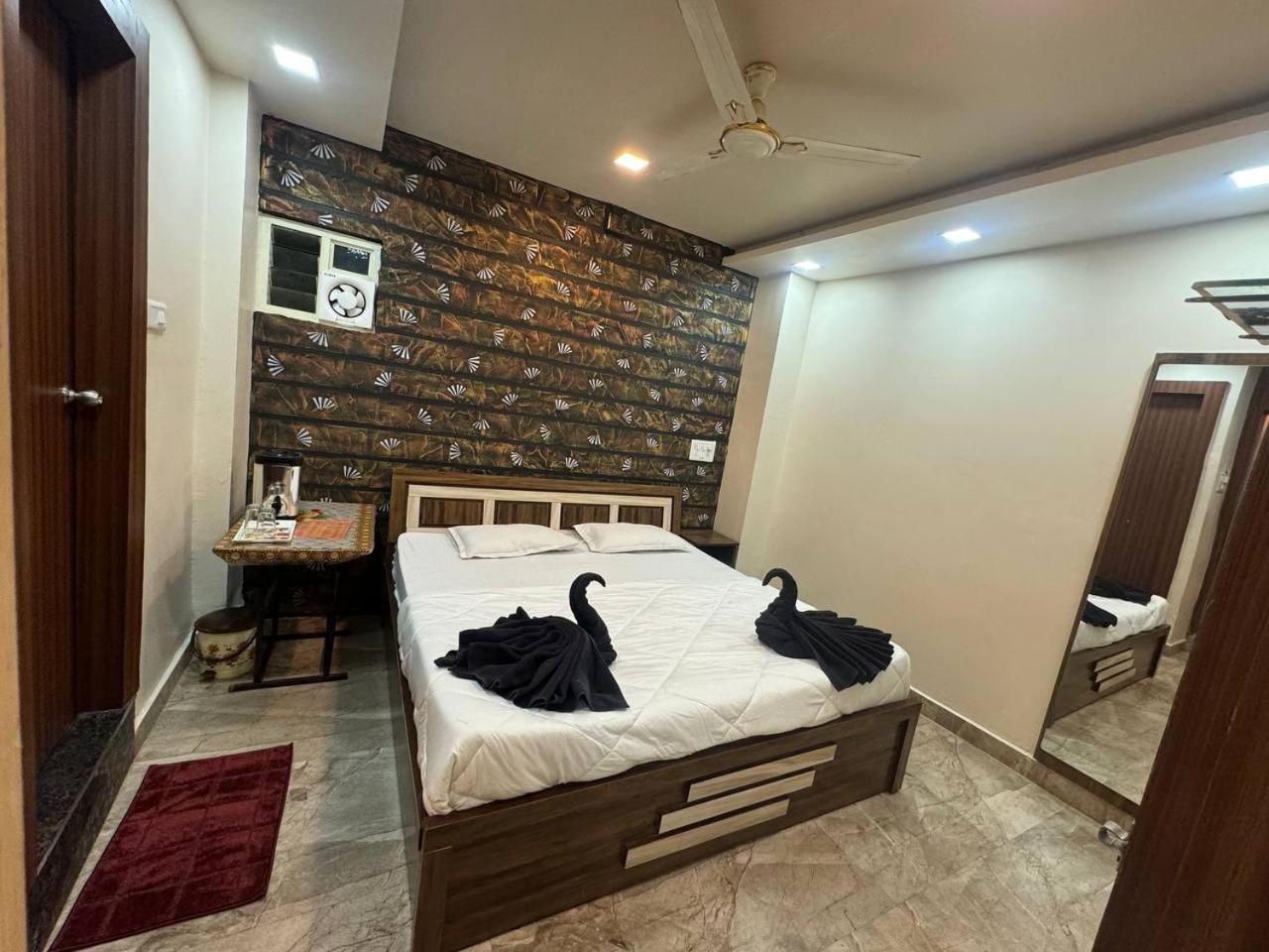 Hotel Shreeji Residency Pachmarhī Eksteriør billede