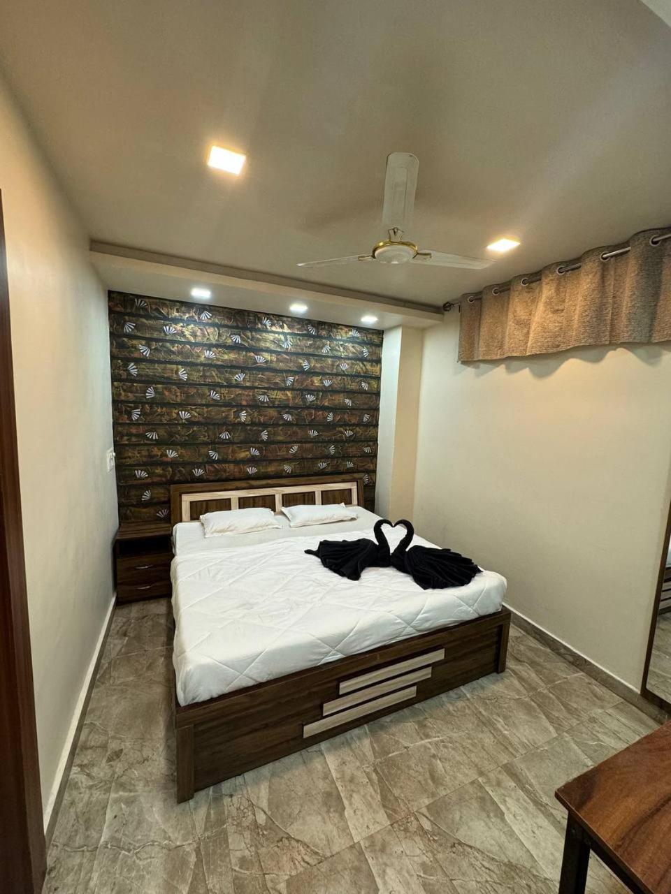 Hotel Shreeji Residency Pachmarhī Eksteriør billede